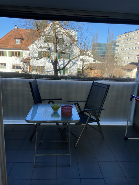 "ohne Provision" geräumige  helle 2 Zimmer Wohnung mit verglastem Balkon