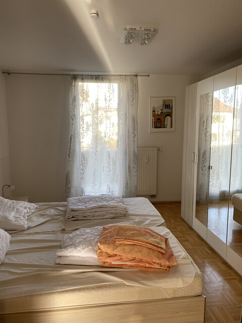 "ohne Provision" geräumige  helle 2 Zimmer Wohnung mit verglastem Balkon