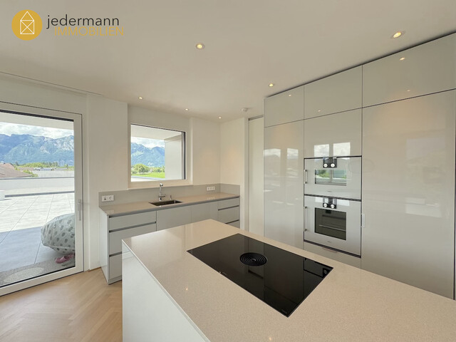 FELDKIRCH: EXKLUSIVE PENTHOUSEWOHNUNG MIT 360°-PANORAMABLICK IN GISINGEN