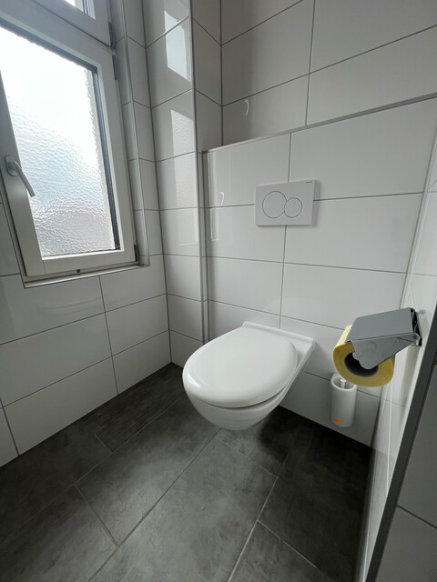 Renovierte Wohnung in stilvollem Haus am Rhein