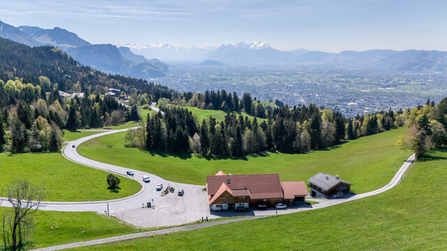 Traditionsreiches Gasthaus in einzigartiger Aussichtslage am Bödele
