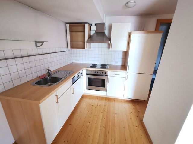 Besondere 2-Zimmer-Dachgeschoss-Wohnung in wunderschönem Altbau