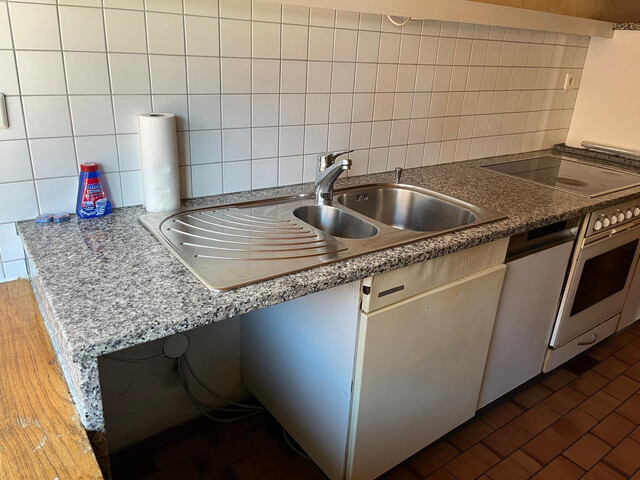 Geräumige Wohnung mit Parkplatz und  Balkon in Top-Lage und Seenähe!