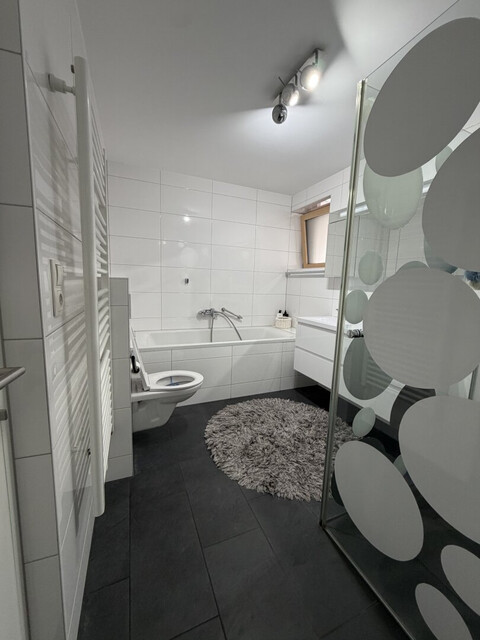 Wohnen mit Stil: Exklusive 4-Zimmer-Wohnung mit traumhaftem 117 m² Privatgarten