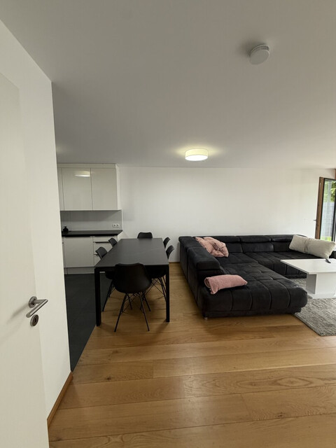 Wohnen mit Stil: Exklusive 4-Zimmer-Wohnung mit traumhaftem 117 m² Privatgarten