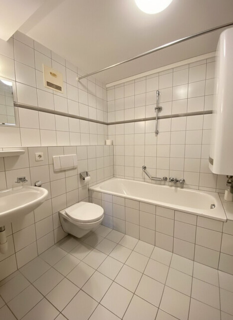 Effiziente Büro-/Praxisfläche mit Loggia in zentraler Lage in Feldkirch zu vermieten!