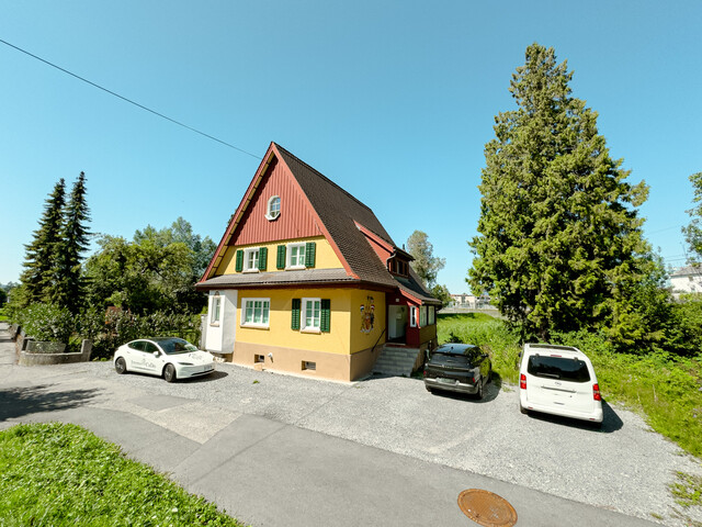 Stilvolle und heimelige Atmosphäre: Einfamilienhaus mit großem Grundstück in Dornbirn