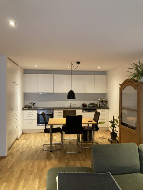 Geräumige Wohnung mit Garage, Balkon, Keller und Fahrradabstellraum