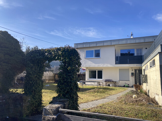 Großzügiges Wohnhaus mit 2 Einheiten und kleiner Einliegerwohnung