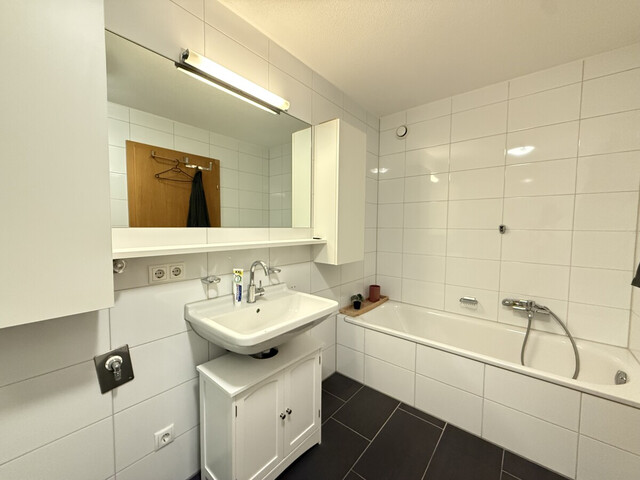 Schöne 3-Zimmer-Dachgeschosswohnung in ruhiger Lage in Schwarzach zu vermieten