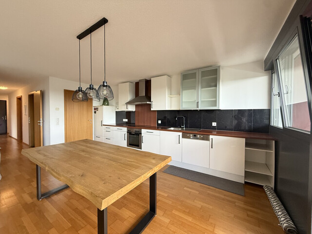 Schöne 3-Zimmer-Dachgeschosswohnung in ruhiger Lage in Schwarzach zu vermieten