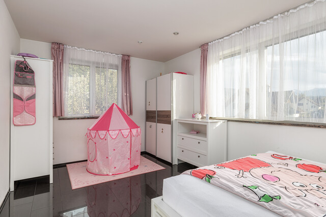 Modernes Wohnen und Arbeiten in einem Haus