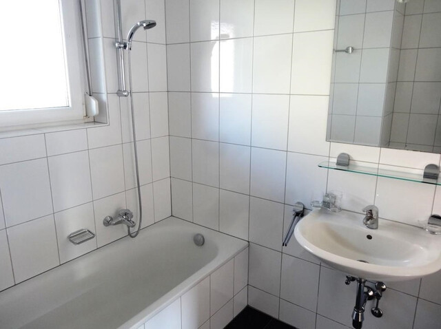 Helle 2-Zimmerwohnung mit Garten und Tiefgarage