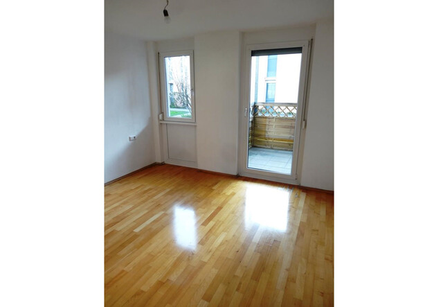 Helle 2-Zimmerwohnung mit Garten und Tiefgarage