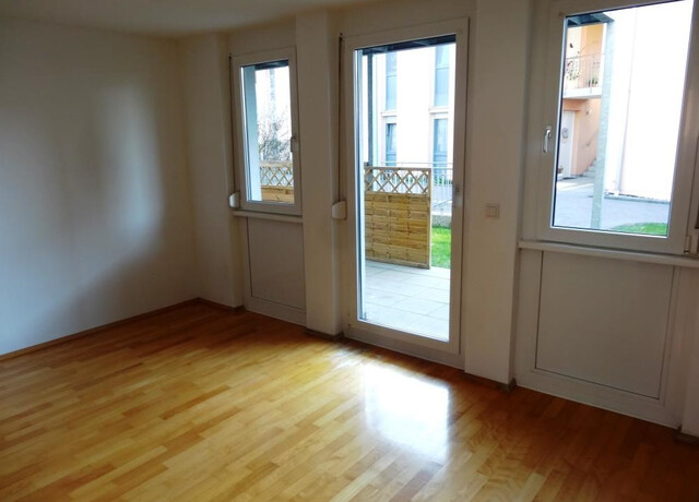 Helle 2-Zimmerwohnung mit Garten und Tiefgarage