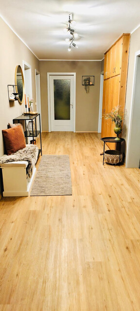 Neu renovierte 4-Zimmer Wohnung 100m² mit Balkon & Garage in Top-Lage!