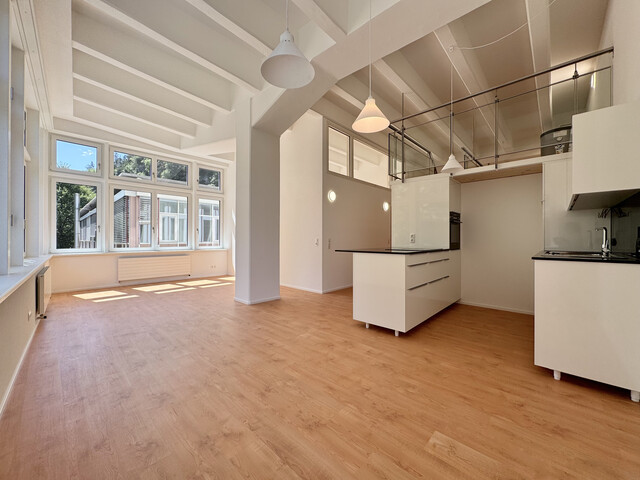 Erstbezug: 2-Zi-Loft Wohnung mit Blick zur Schattenburg