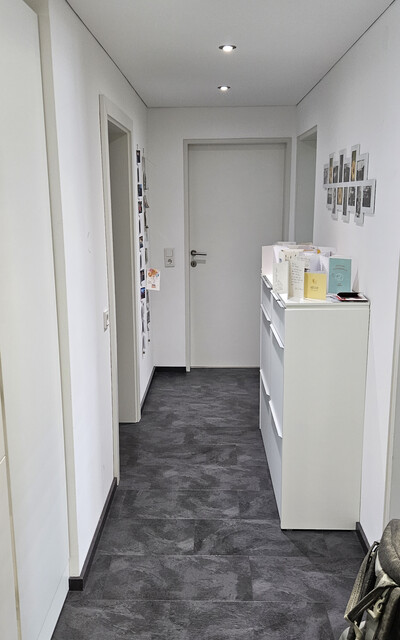 Moderne, möblierte und klimatisierte 3-Zimmer-Wohnung inkl. Tiefgaragenplatz