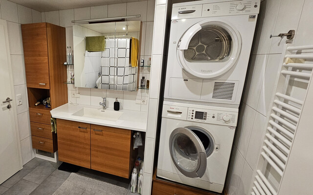 Moderne, möblierte und klimatisierte 3-Zimmer-Wohnung inkl. Tiefgaragenplatz