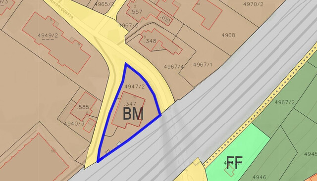 Platz für Familie, Beruf und Ideen - Teilsaniertes Haus mit Einliegerwohnung