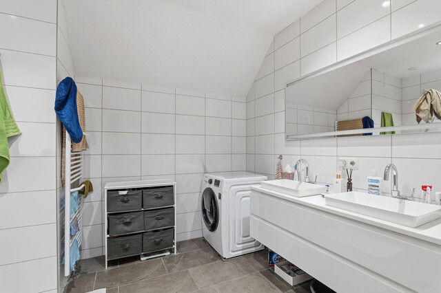 Platz für Familie, Beruf und Ideen - Teilsaniertes Haus mit Einliegerwohnung