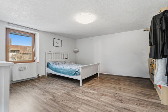 Platz für Familie, Beruf und Ideen - Teilsaniertes Haus mit Einliegerwohnung