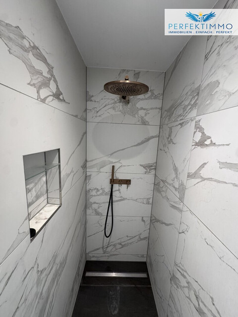 Lichtdurchflutete Dachgeschoss-Maisonette mit Traum-Blick auf den Weiher in Weißensberg!