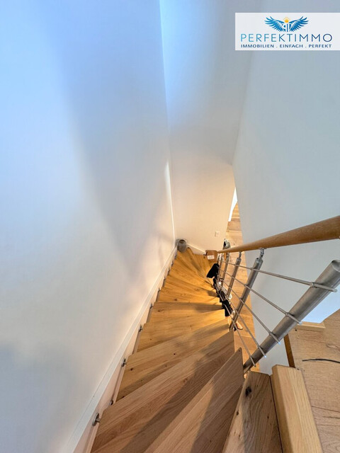 Lichtdurchflutete Dachgeschoss-Maisonette mit Traum-Blick auf den Weiher in Weißensberg!