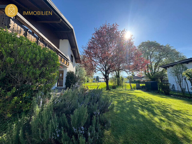 HARD: HAUS MIT CHARME UND TRAUMHAFTEM GARTEN