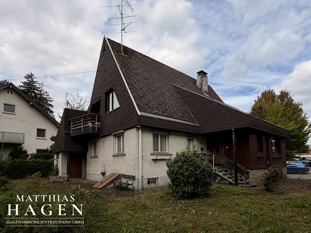 Großzügige Liegenschaft 
Bau-Wohngebiet