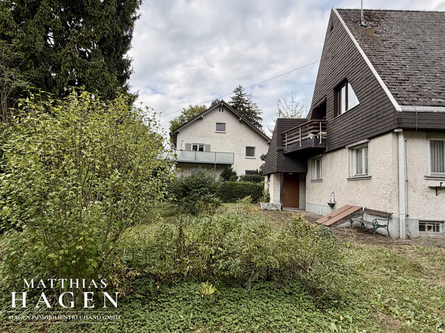 Großzügige Liegenschaft 
Bau-Wohngebiet