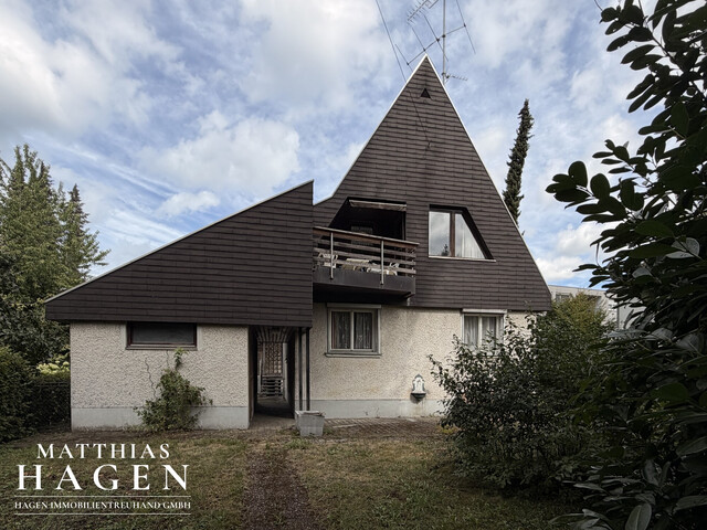 Großzügige Liegenschaft 
Bau-Wohngebiet