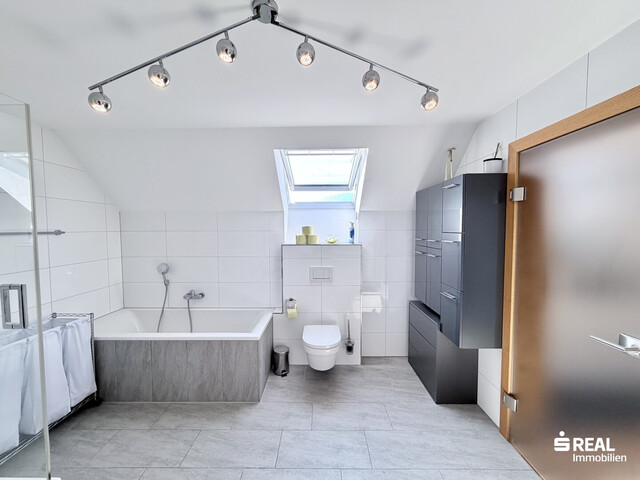 Kleine Wohnanlage, großes Wohngefühl - ca. 112 m² auf zwei Ebenen!                                                             ca. EUR 148.000,00 Wohnbauförderung!