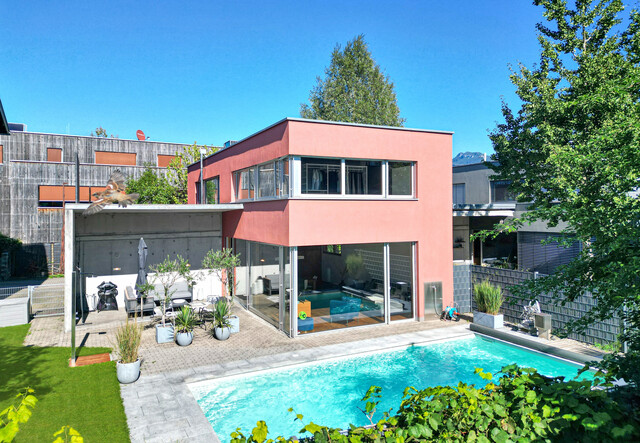 Modernes Einfamilienhaus mitten im Rheintal