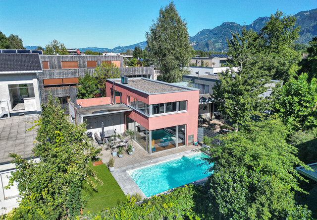 Modernes Einfamilienhaus mitten im Rheintal