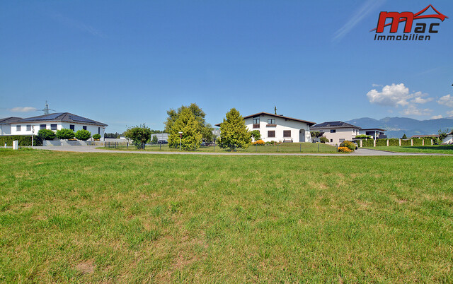 Sonnig gelegenes Baugrundstück mit traumhafter Fernsicht
