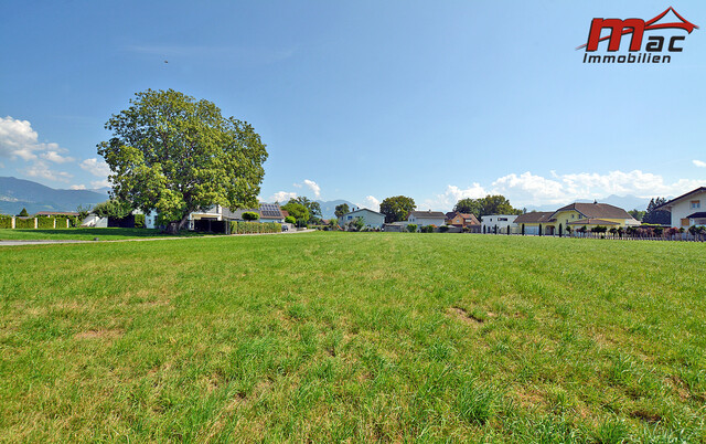 Sonnig gelegenes Baugrundstück mit traumhafter Fernsicht