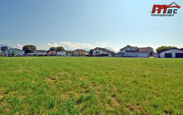 Sonnig gelegenes Baugrundstück mit traumhafter Fernsicht