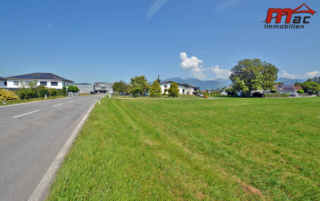 Sonnig gelegenes Baugrundstück mit traumhafter Fernsicht