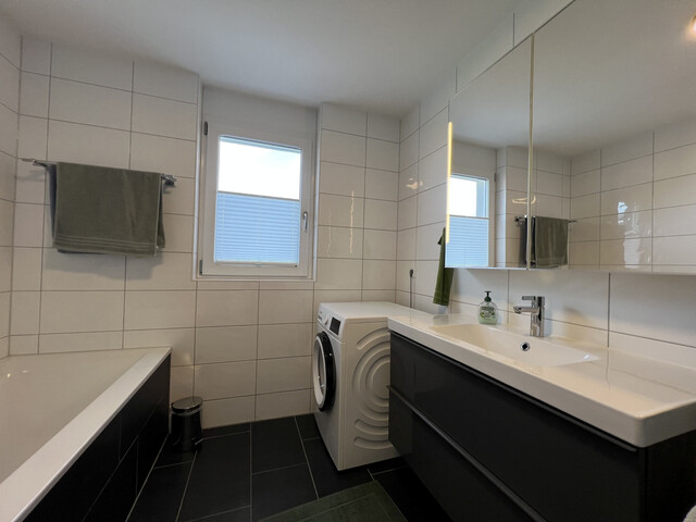 SONNIGE 4-ZIMMER WOHNUNG MIT GROSSER TERRASSE