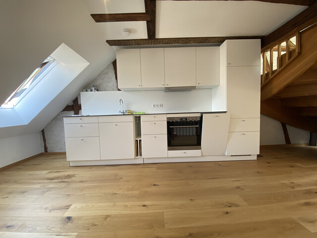 "ohne Provision" besondere 2 Zimmer Wohnung in zentraler Lage