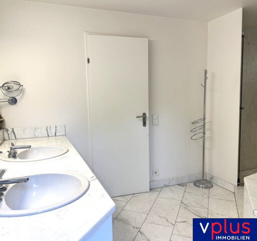 Exklusive Maisonette-Wohnung mit Wintergarten und Terrasse