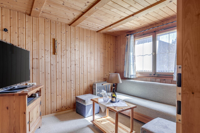 Entzückendes Ferienhaus im Bregenzerwald. Paradies im Grünen mit riesigem Garten, 2 Sonnenterassen und direkte Nähe zum Lift.