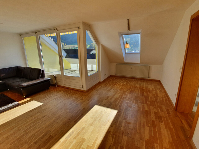 Schöne 4 Zimmerwohnung in sehr guter Lage