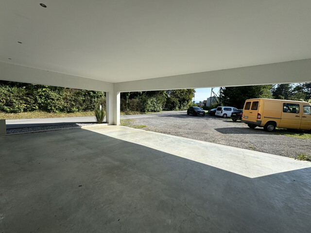 Moderne Büro- oder Praxisfläche mit bester Verkehrsanbindung - inklusive 4 Stellplätzen!