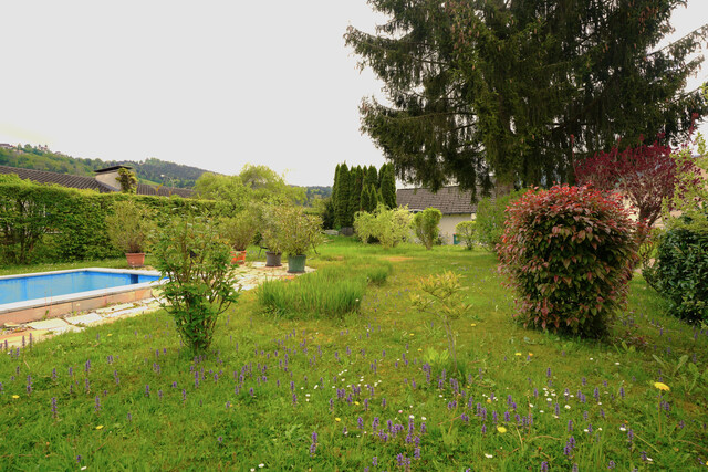 Großzügiges Einfamilienhaus mit 5 Zimmern und traumhaftem Garten  