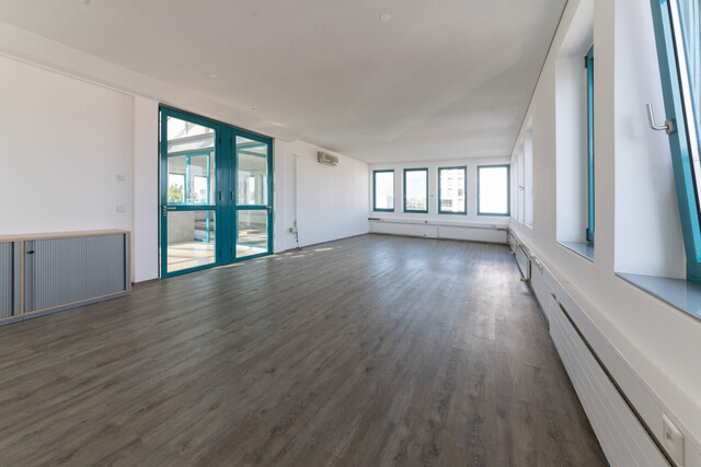 Modernes Büro (46 m²) an der Bundesstraße in Klaus - Perfekte Lage für dein Unternehmen!