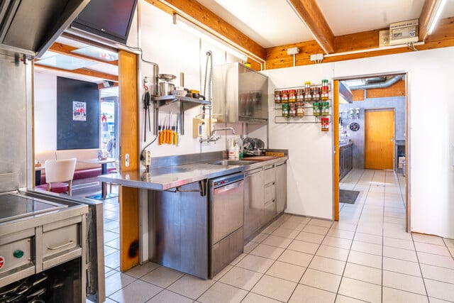 Komplett eingerichtete Gastro Location mit Garten in Hohenems – hohe Frequenz, Top Sichtbarkeit