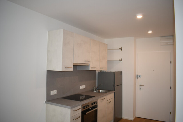 1-Zimmer-Apartment mit Loggia in U-Bahn-Nähe, nur 729,71 €!