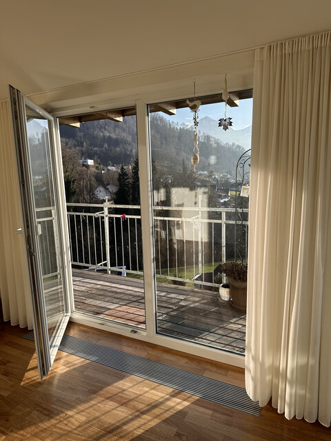 Altbau Dachgeschosswohnung mit Balkon, Garten, Stauraum &amp; Parkplatz!